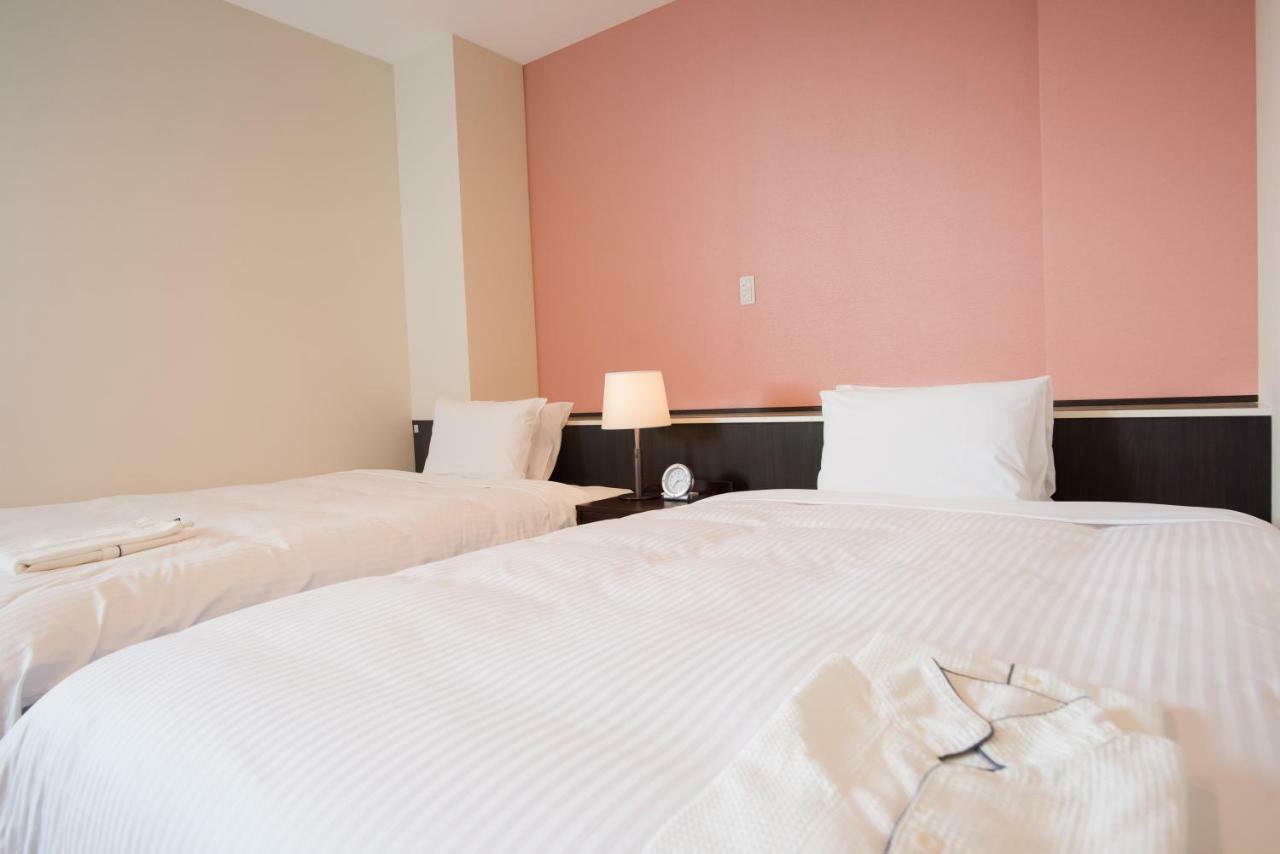 Crown Hotel Okinawa Annex Екстер'єр фото