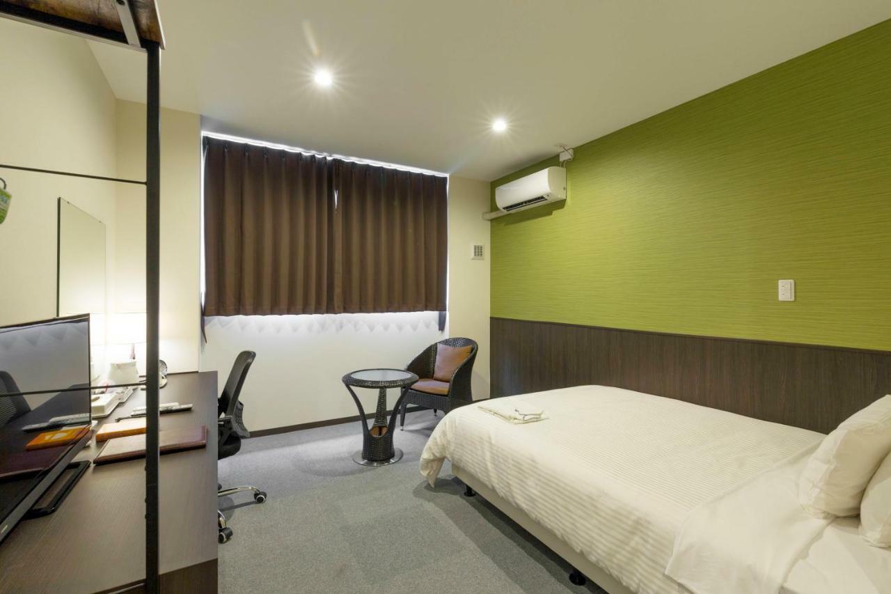 Crown Hotel Okinawa Annex Екстер'єр фото