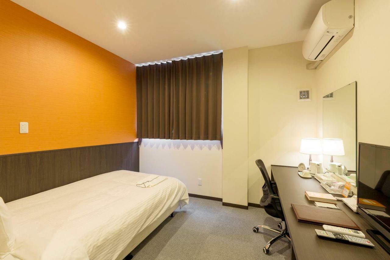 Crown Hotel Okinawa Annex Екстер'єр фото
