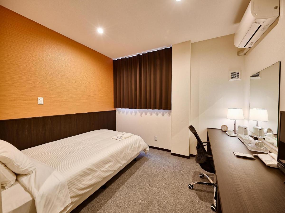 Crown Hotel Okinawa Annex Екстер'єр фото